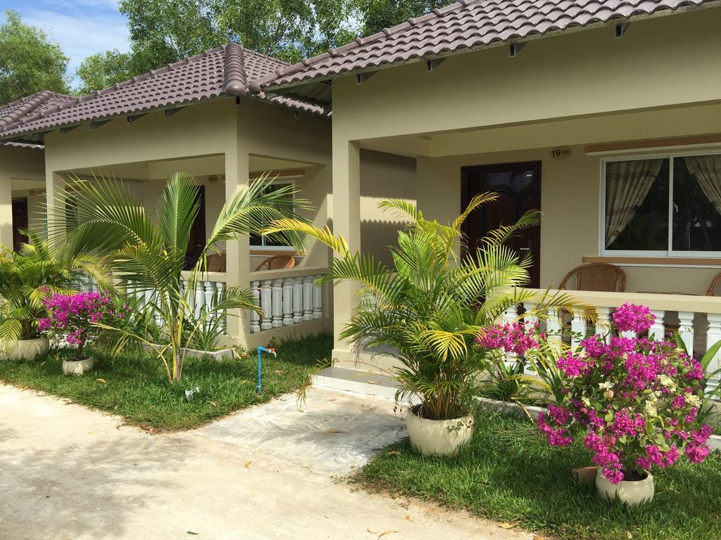 The Moonflower Bungalow Hotel Sihanoukville Exterior foto