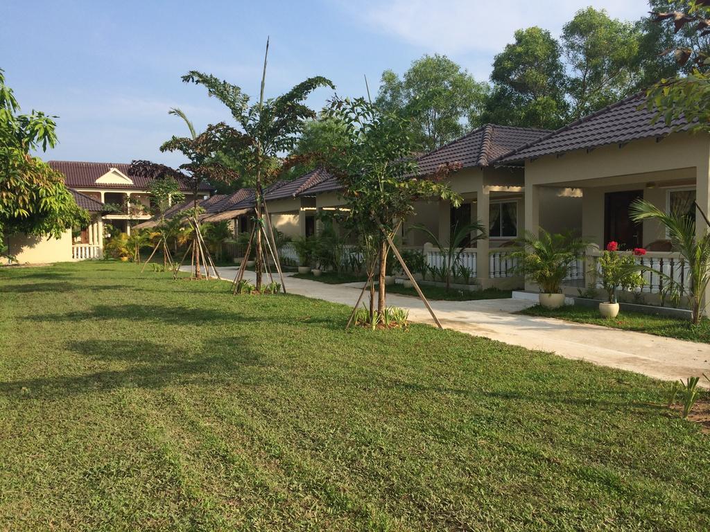 The Moonflower Bungalow Hotel Sihanoukville Exterior foto