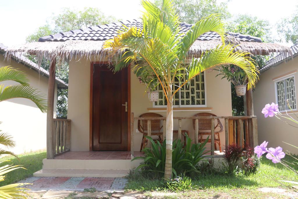 The Moonflower Bungalow Hotel Sihanoukville Exterior foto