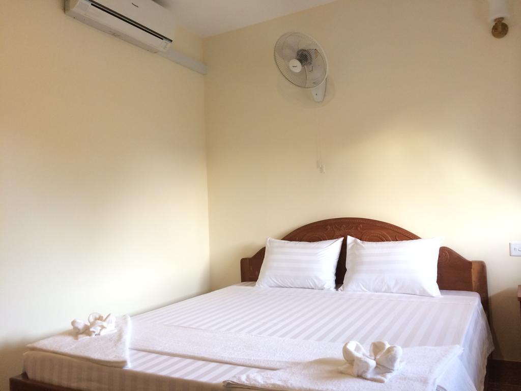 The Moonflower Bungalow Hotel Sihanoukville Exterior foto