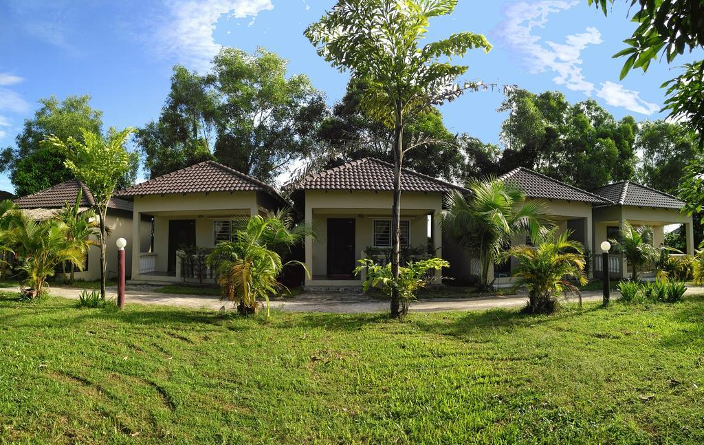 The Moonflower Bungalow Hotel Sihanoukville Exterior foto